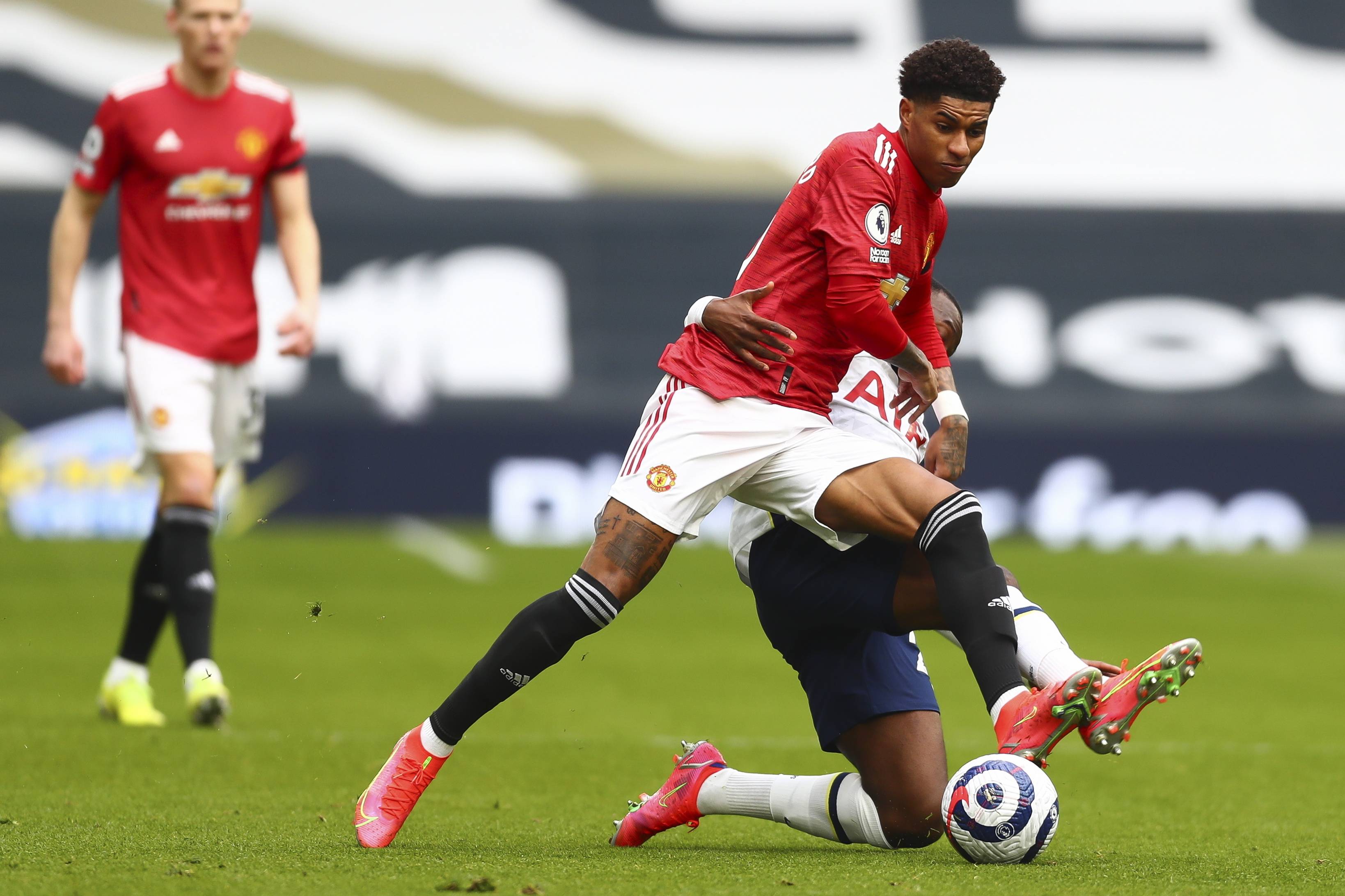 世体：切尔西考虑未来主帅人选，斯特拉斯堡主帅罗塞尼尔入选.